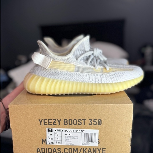Adidas Yeezy Boost 350 V2 Static Reflective Size 9 - Picture 2 of 4